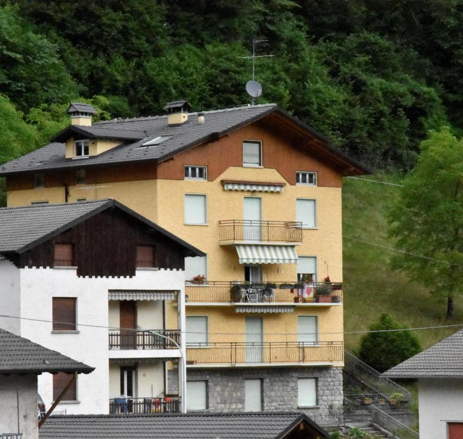 Casa Vacanza Dolcevita Averara Kültér fotó